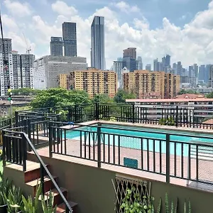 3* Отель Mount Midaris Kl
