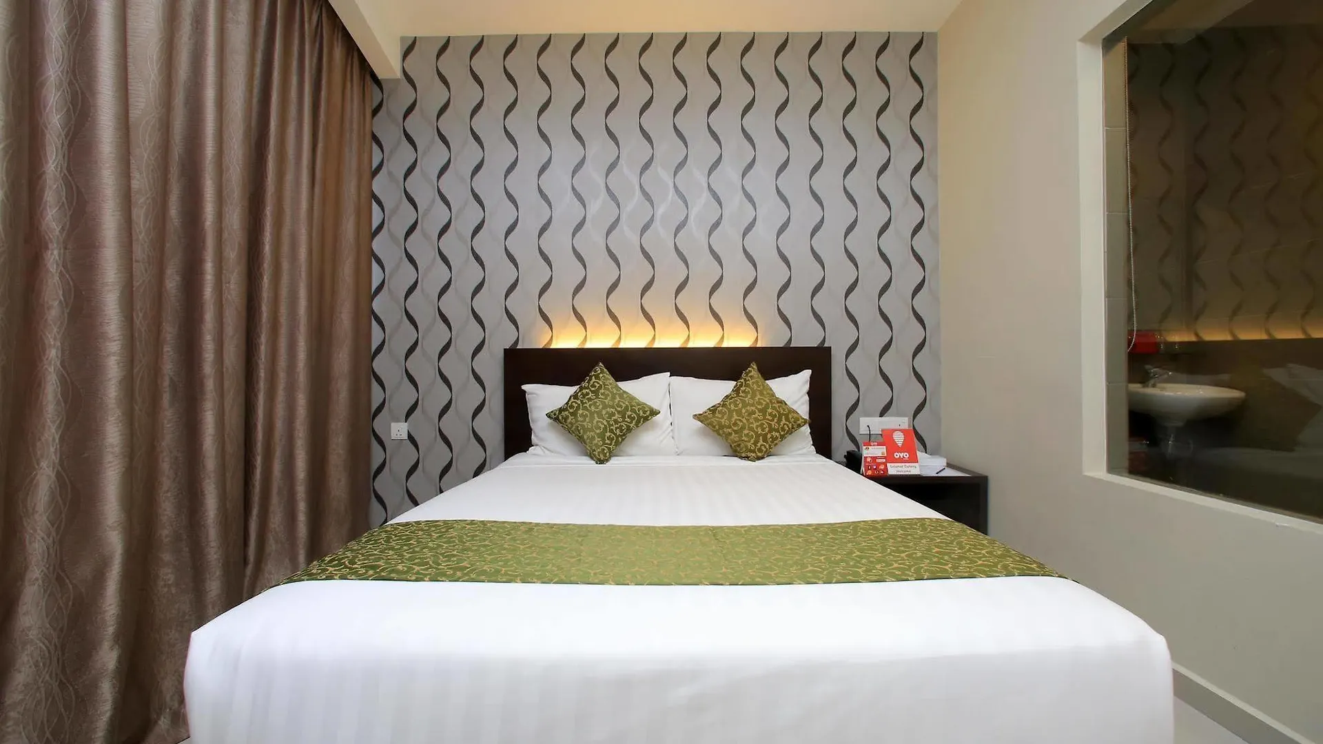 Oyo Premium Changkat Jalan Berangan Kuala Lumpur Hotel